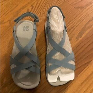 Abeo Bella Blue Comfort Sandals with Strappy Design NWT